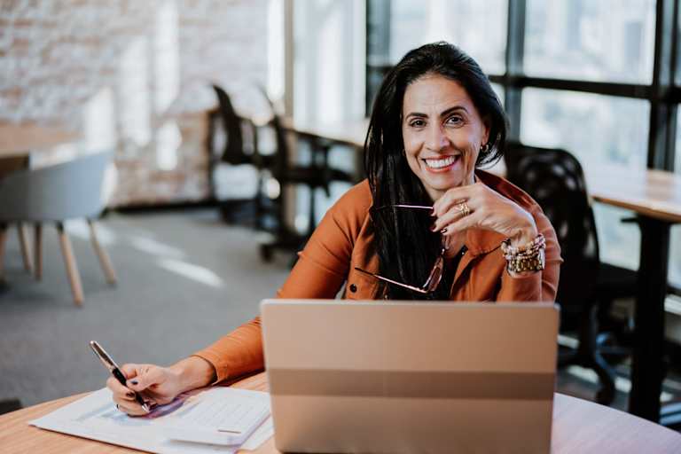 How to Become a Staff Accountant